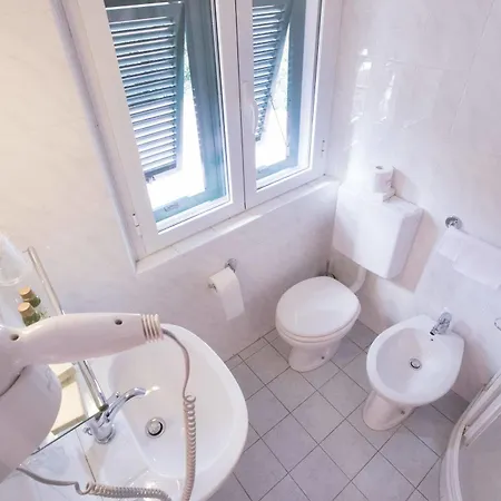 Quiet Bed & Breakfast Pignone